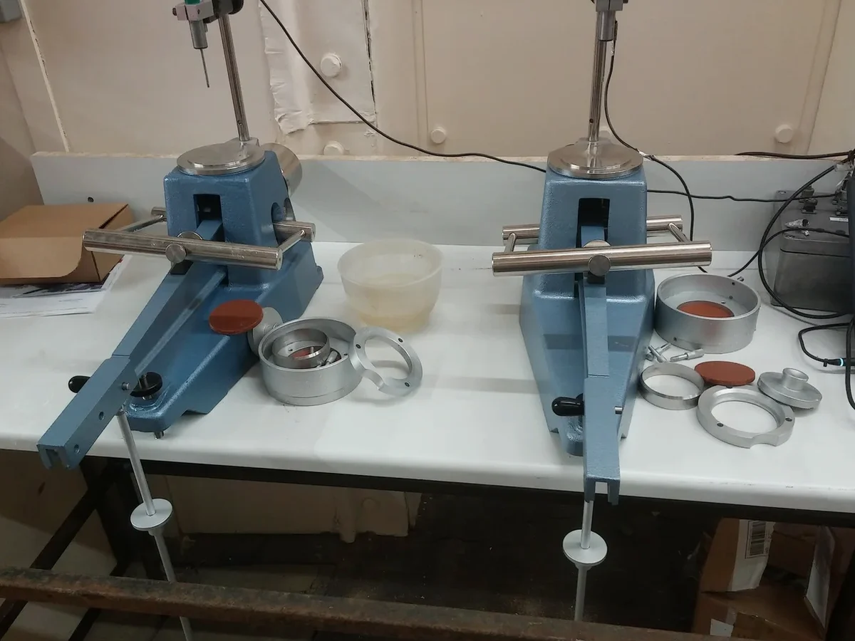 Límites de Atterberg en Peñaflor: Control de Plasticidad en Suelos Finos